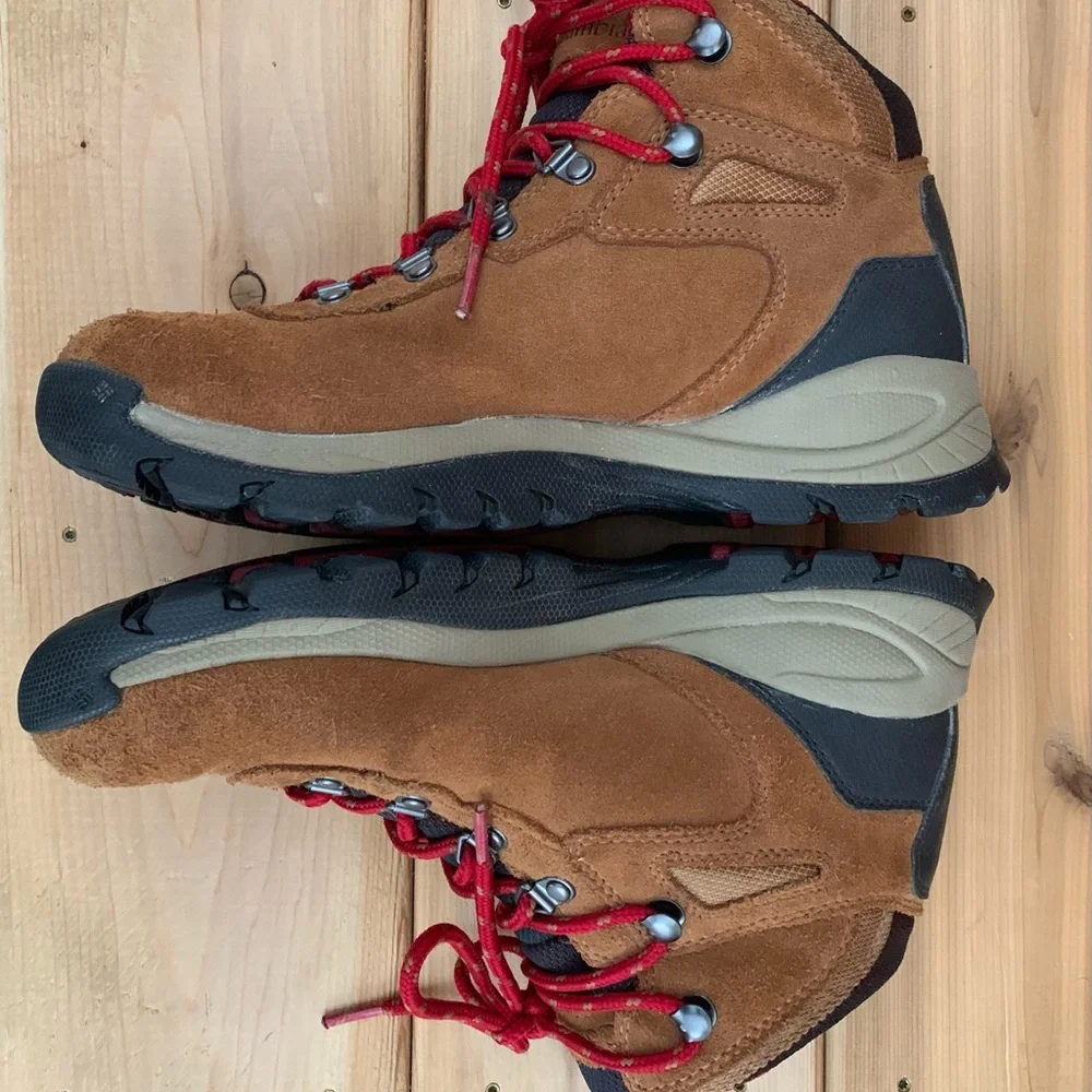 Columbia Newton Ridge waterproof woman’s hiking boots - Picture 5 of 9